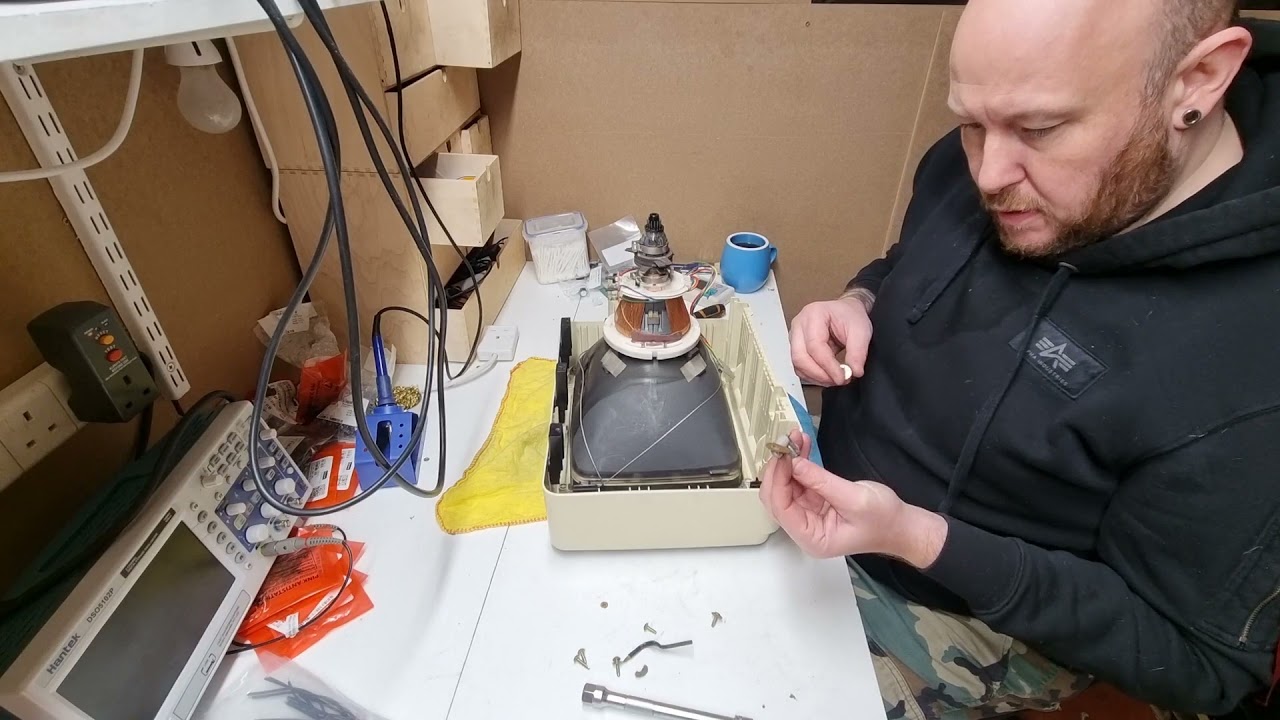 Hitachi CWP 132 Portable CRT TV Repair part 2 - YouTube