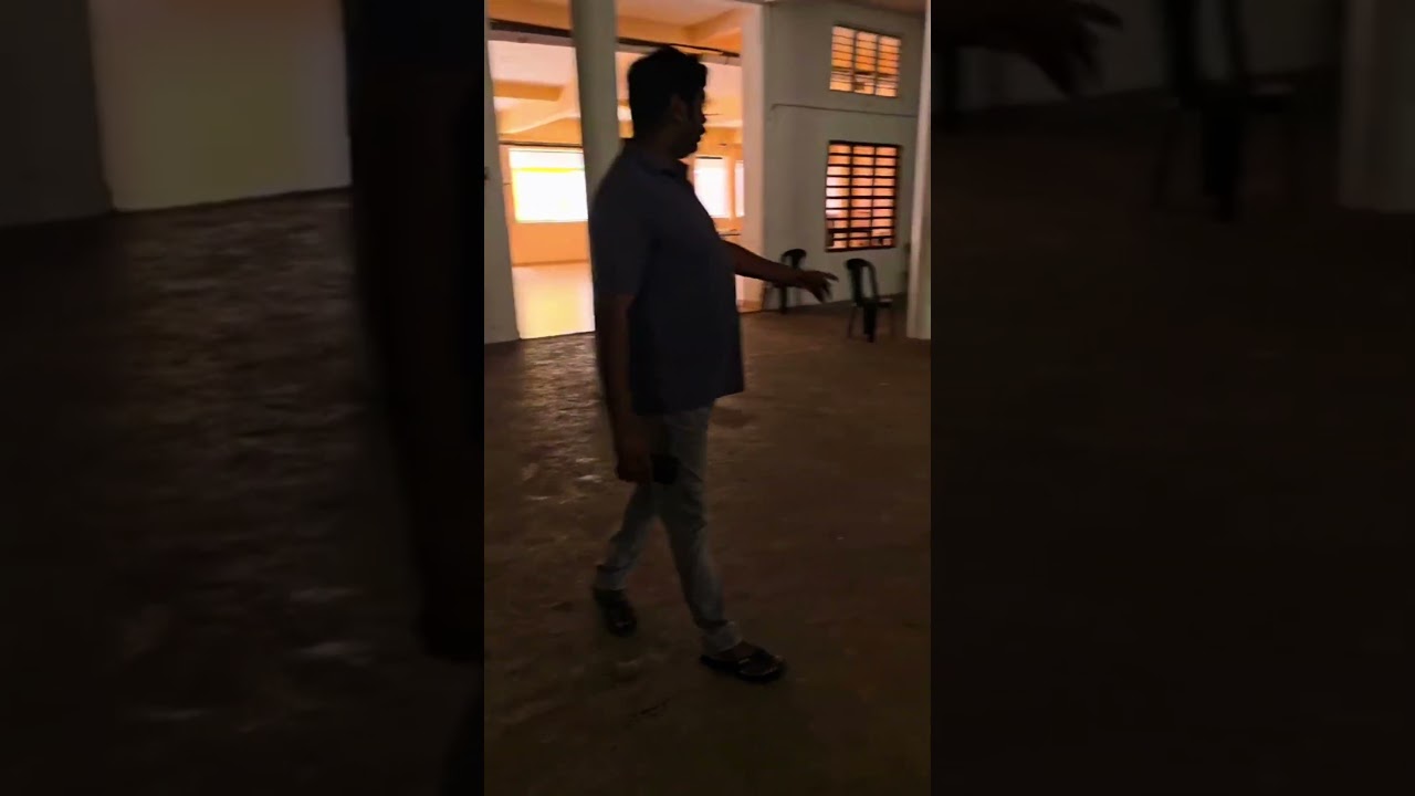 A high-end décor needs space to breathe.Choose your venue wisely. 