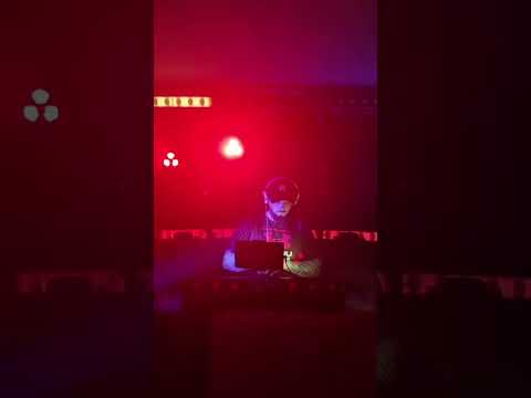 Download the Hottest DJ Music Mixes in MP3 Format - Exclusive English Tracks