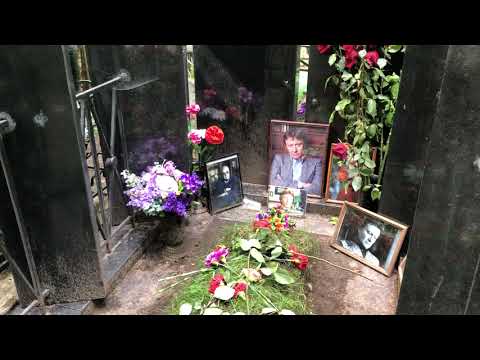 Могила актера Андрея Миронова (1941–1987), Ваганьковское кладбище