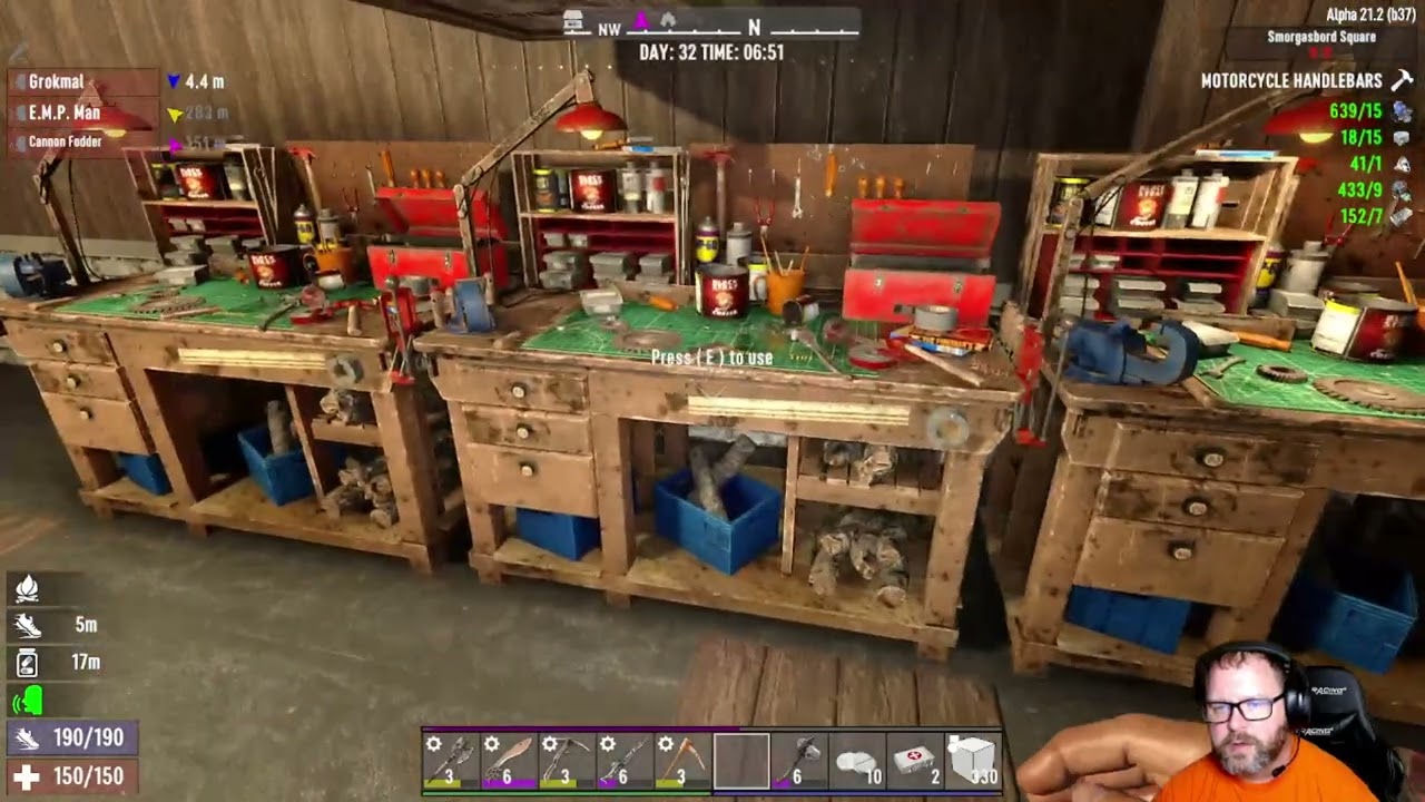 Day 32 - Solar Power, Crafting Motorcycles & Mining  | Alpha 21.2 |  Feral Sense | E61