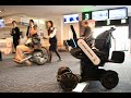 JALとWHILL、羽田空港で電動車いすの実証実験を実施 の動画、YouTube動画。