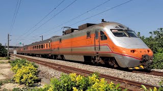 3192次區間車(EMU800)+113次自強號通過(12車附掛PPM兩鐵車廂)