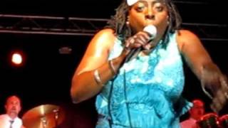 Sharon Jones &amp; The Dap Kings - Money (live at Showroom)