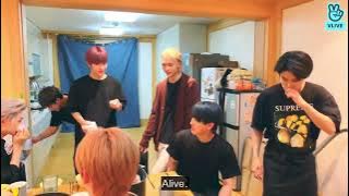 Stray Kids Felix coughing