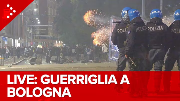 LIVE Bologna, violenti scontri intorno alla stazione. La situazione degenera: diretta video