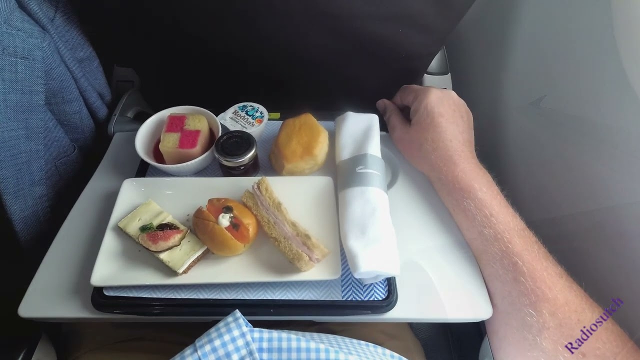 Heathrow to Jersey on British Airways A320 G-EUYJ Club Europe