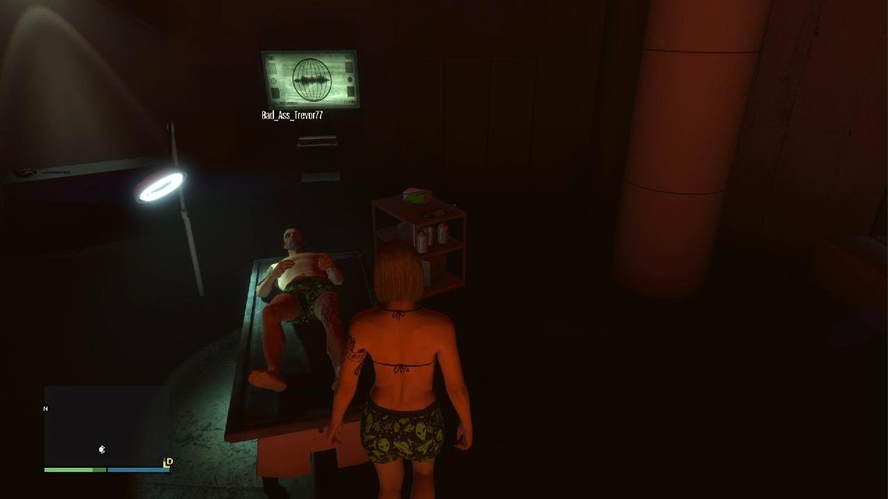 Grand Theft Auto V_Meeting a friend in the alien bunker