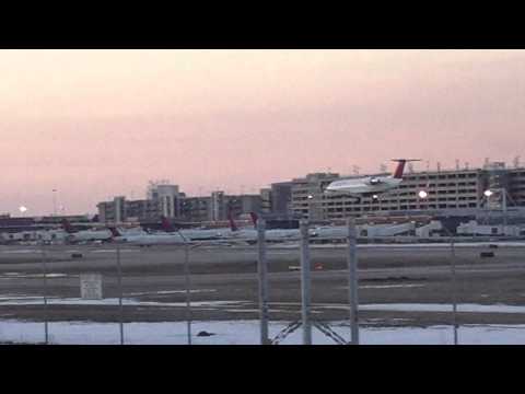 Delta Airlines Connection Canadair CRJ-200ER Landing RWY 30L | MSP HD
