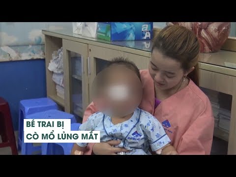 Video Qua nhà hàng xóm chơi, bé trai 3 tuổi bị cò mổ lủng mắt - youtube
