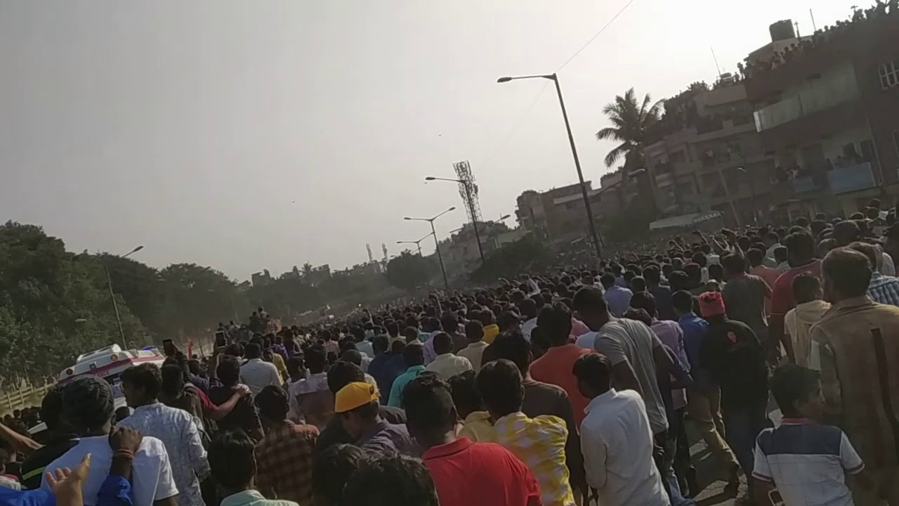 Rebel Star Ambarish funeral(14)