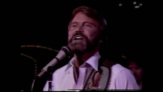 Glen Campbell at the World&#39;s Fair in Knoxville, TN (1982) - Southern Nights