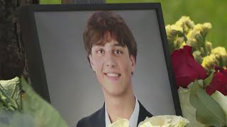 'Always with smiles': Community remembers 17yearold boy killed in Glenview crash