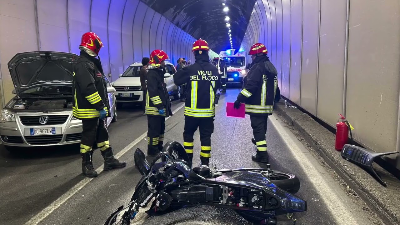 Vicoforte: incidente stradale nella galleria del Santuario: 5 auto e 3 moto coinvolte