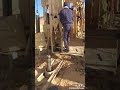 عندما لاتتوفر المعدات هناك طرق العبقرية لخروج الفاس 