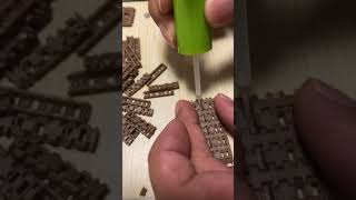 #ww2 #tankmodel 小号手虎王坦克活动履带制作方法，溜缝胶制作……