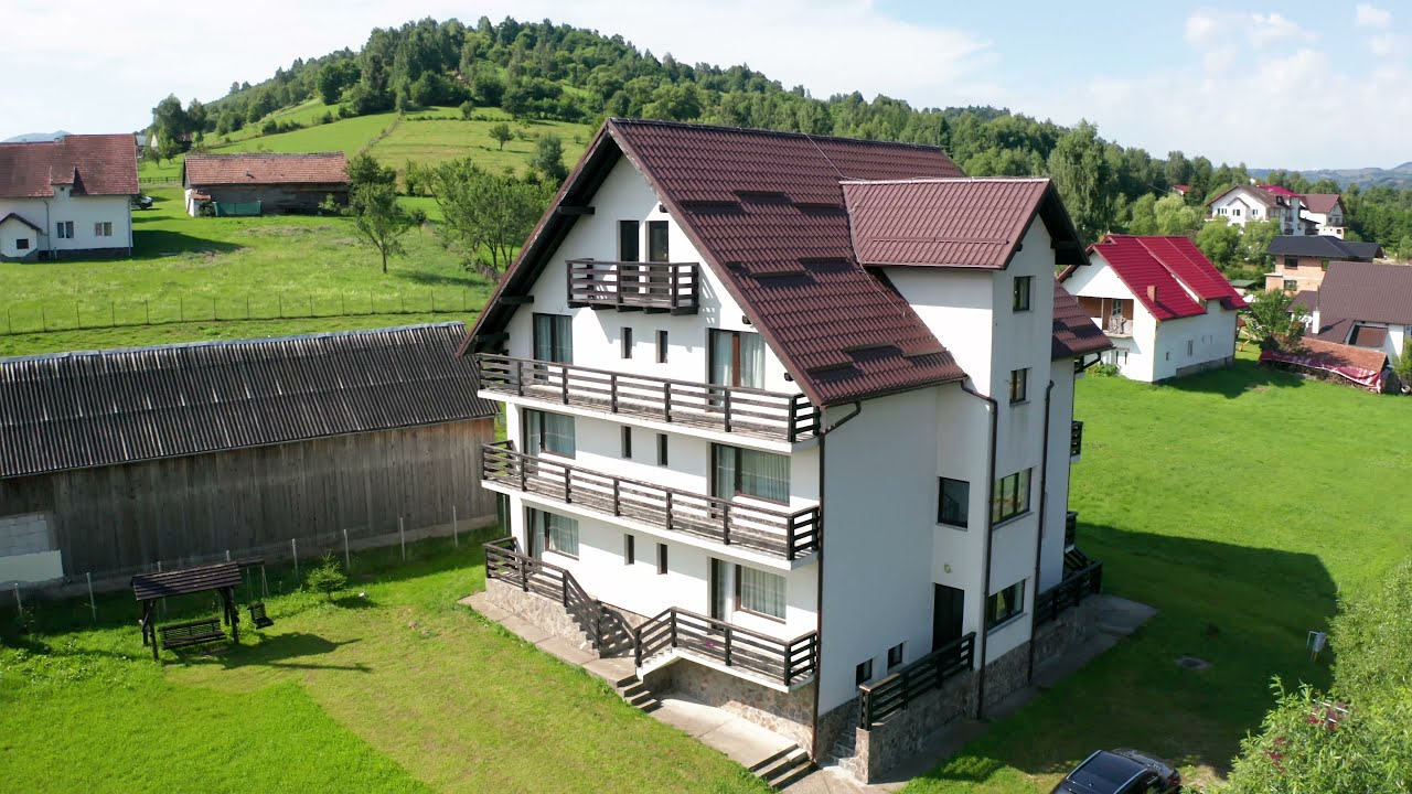 Pensiune 11 camere Moeciu - de vânzare - RE/MAX FUNIMOB - Dan Spulber