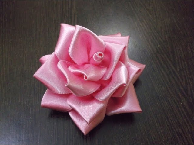 Como hacer una Rosa de cinta. Ribbon rose. 
