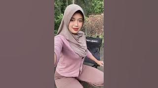 Beautiful hijab shares the beauty of the compact and harmonious charm of Indonesian girls, it's r...