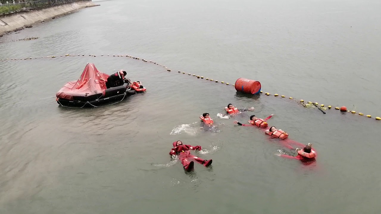 Uprighting Life Raft. NMP-BT Batch7A2020 - YouTube