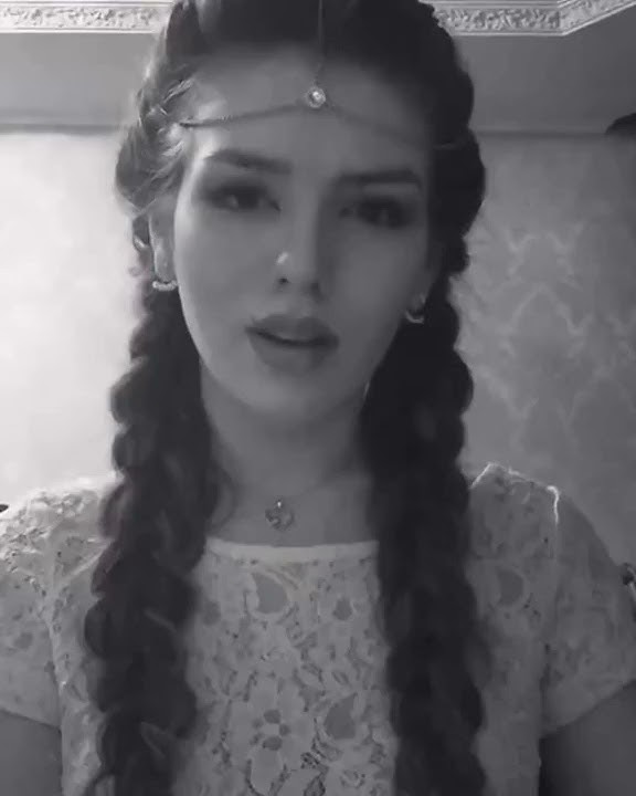 Поет девушка сем сем сем. Поет девушка сем сем сем
