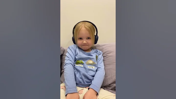 This 8D music is scary with headphones on 😂