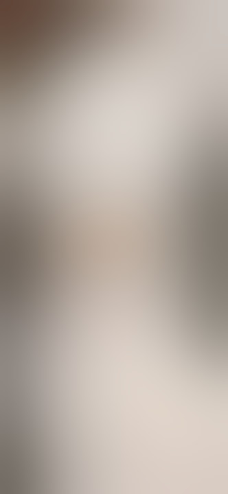 Bigo em áo dài khoe mu đen thui