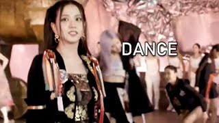 when jisoo goes “we’re going to dance. DANCE!\