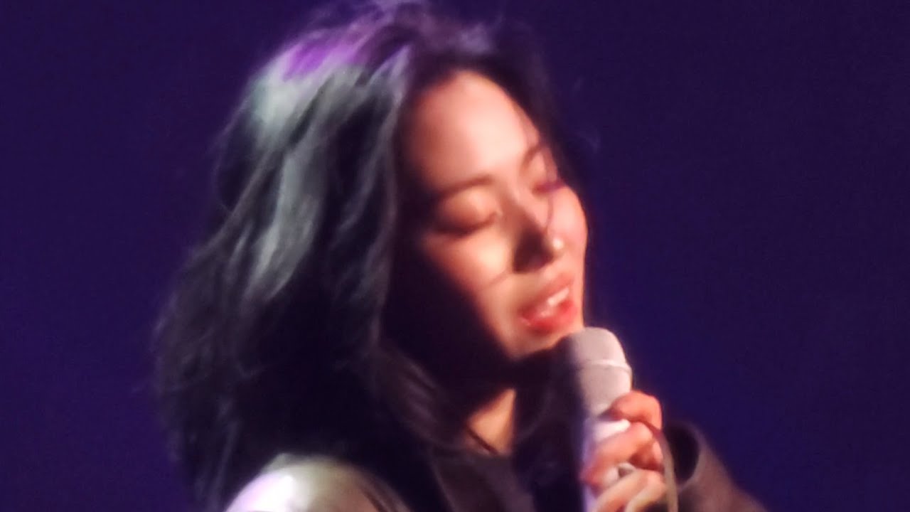 있지 콘서트 08. Run Away (류진 솔로)