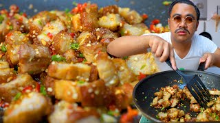 หมูสามชั้นคั่วพริกเกลือ กินแบบ Salt bae