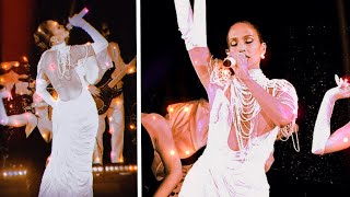 Jennifer Lopez singing “Can’t Get Enough” for Ben Affleck at their Georgia wedding Resimi