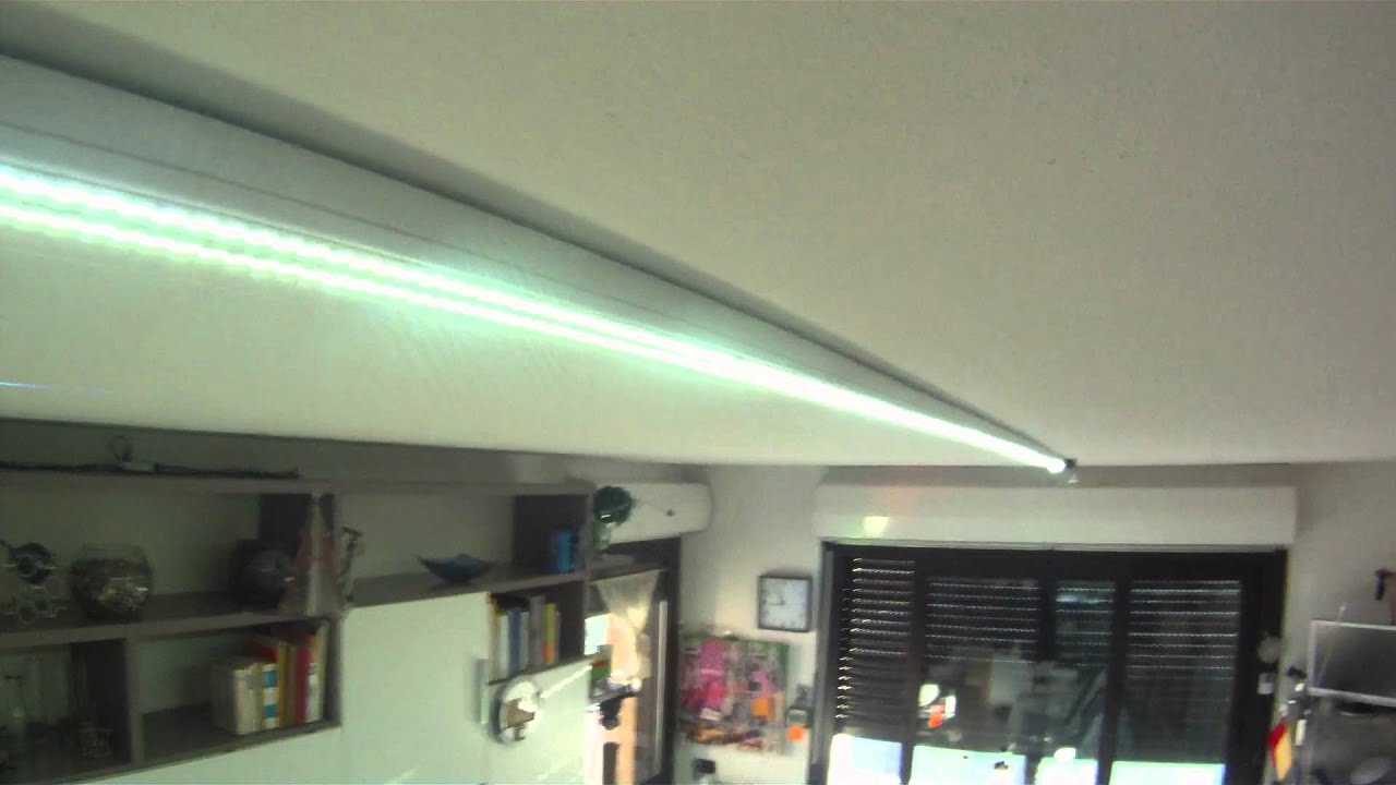 Illuminazione con strip led youtube Strisce led per illuminare una stanza