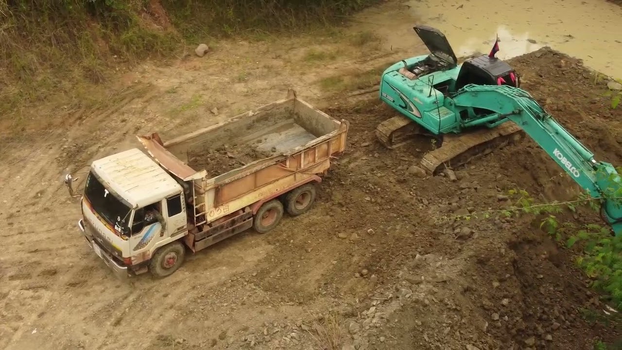 Happy watching excavator working digging pond and stream !!