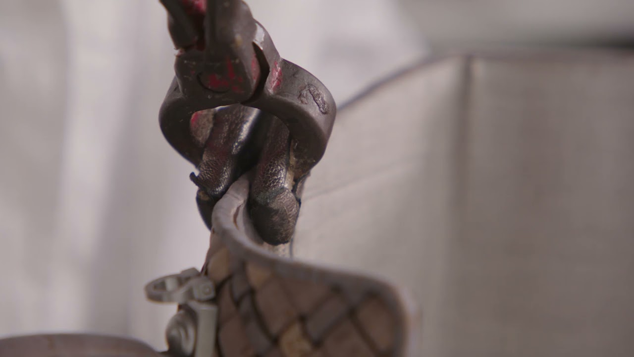 SALVATORE FERRAGAMO PRESENTA EARTH TOP HANDLE BAG E L’OROLOGIO F80 SKELETON SUSTAINABLE YouTube