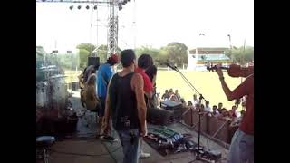 Divididos en Gramilla en vivo probando sonido " Festival memoria de los pueblos "
