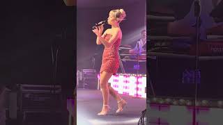 Derya Uluğ - Yaparım Bilirsin Antgiad Cumhuriyet Balosu Canlı
