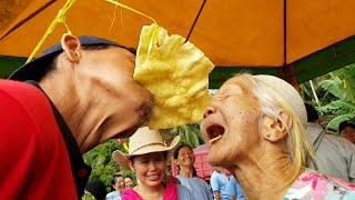 Lucu-kakek-nenek lomba makan kerupuk desa miau baru