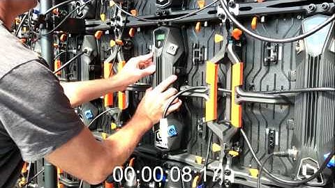 Changing a power data pack on digiLED x-TEK