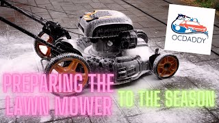 Preparing the lawn mower to the season