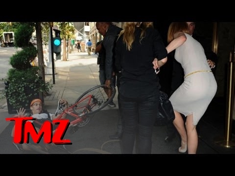 Nicole Kidman MOWED DOWN by Jerk on Bicycle | TMZ