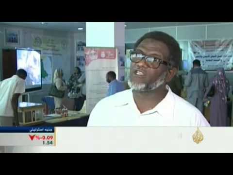 صناعة العسل في معرض النحل الثاني بالخرطوم