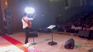Анвар Нургалиев красиво поет вместе со зрителями ❤️