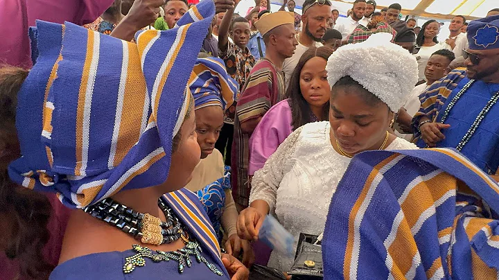 ENIOLA AJAO SPRAYS ODUNLADE ADEKOLA’S WIFE AS ODUN BURIES DAD AT EKITI 