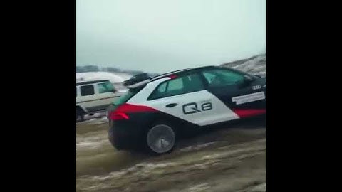 Audi Q8 vs Mercedes G63 AMG