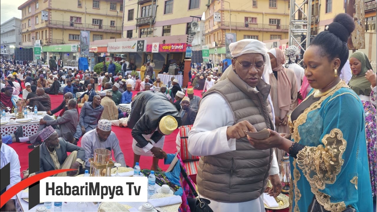 #LIVE:  MAKONDA ASIMAMISHA JIJI LA ARUSHA, AKUSANYA MAMIA KWENYE FUTARI YA PAMOJA