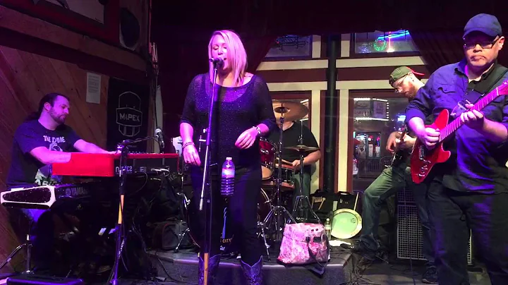 Amanda Daughtry covers Tennessee Whiskey Chris Sta...