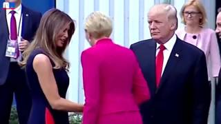 Polonya First Lady'si Trump'ın Elini Havada Bıraktı