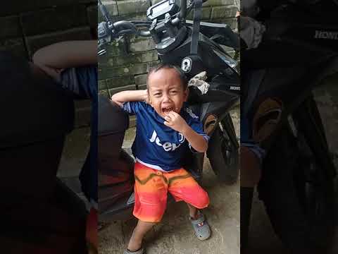 anak kecil menangis😭😭