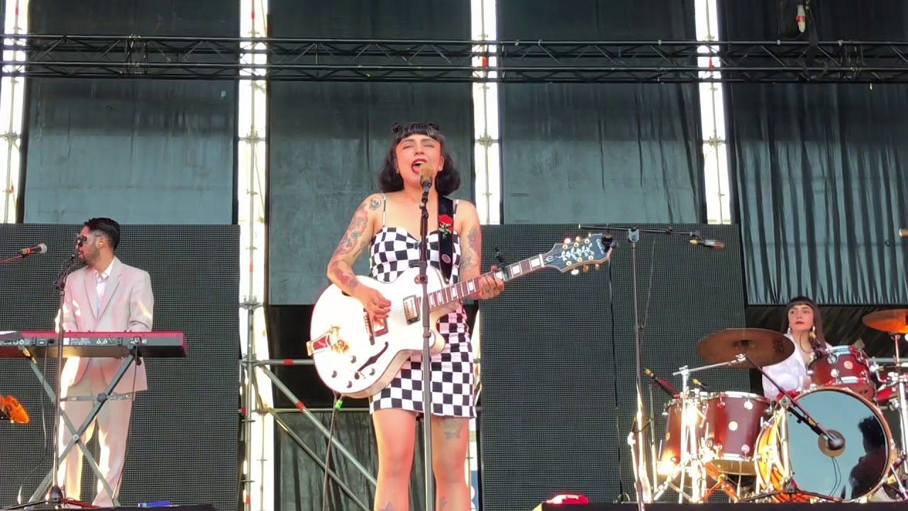 Mon Laferte - Amor Completo