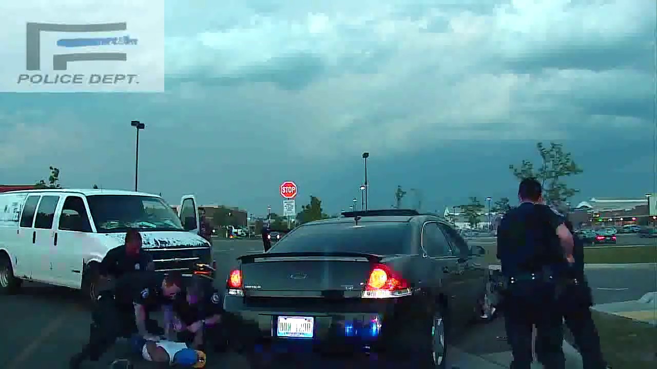 HIGH SPEED POLICE CHASE ENDS WITH UNLIKELY HERO! - YouTube